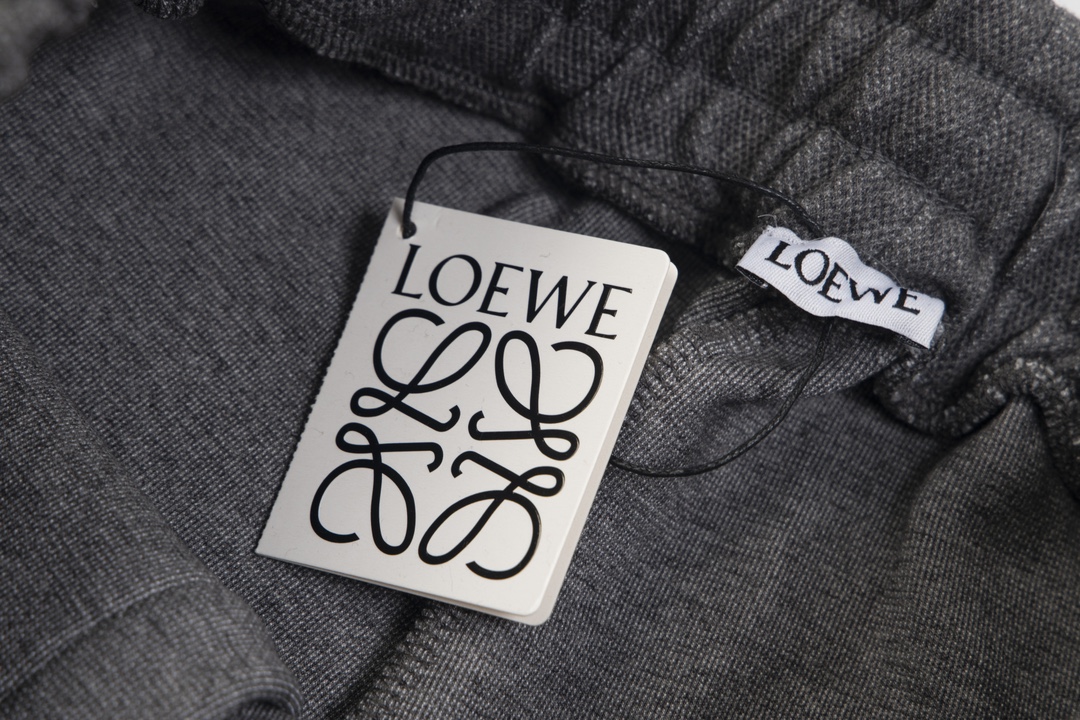 【LOEWE 公式旗艦店】ロエベ  ショートパンツ  ご好評に付き再入荷！24629-BRAND OFF