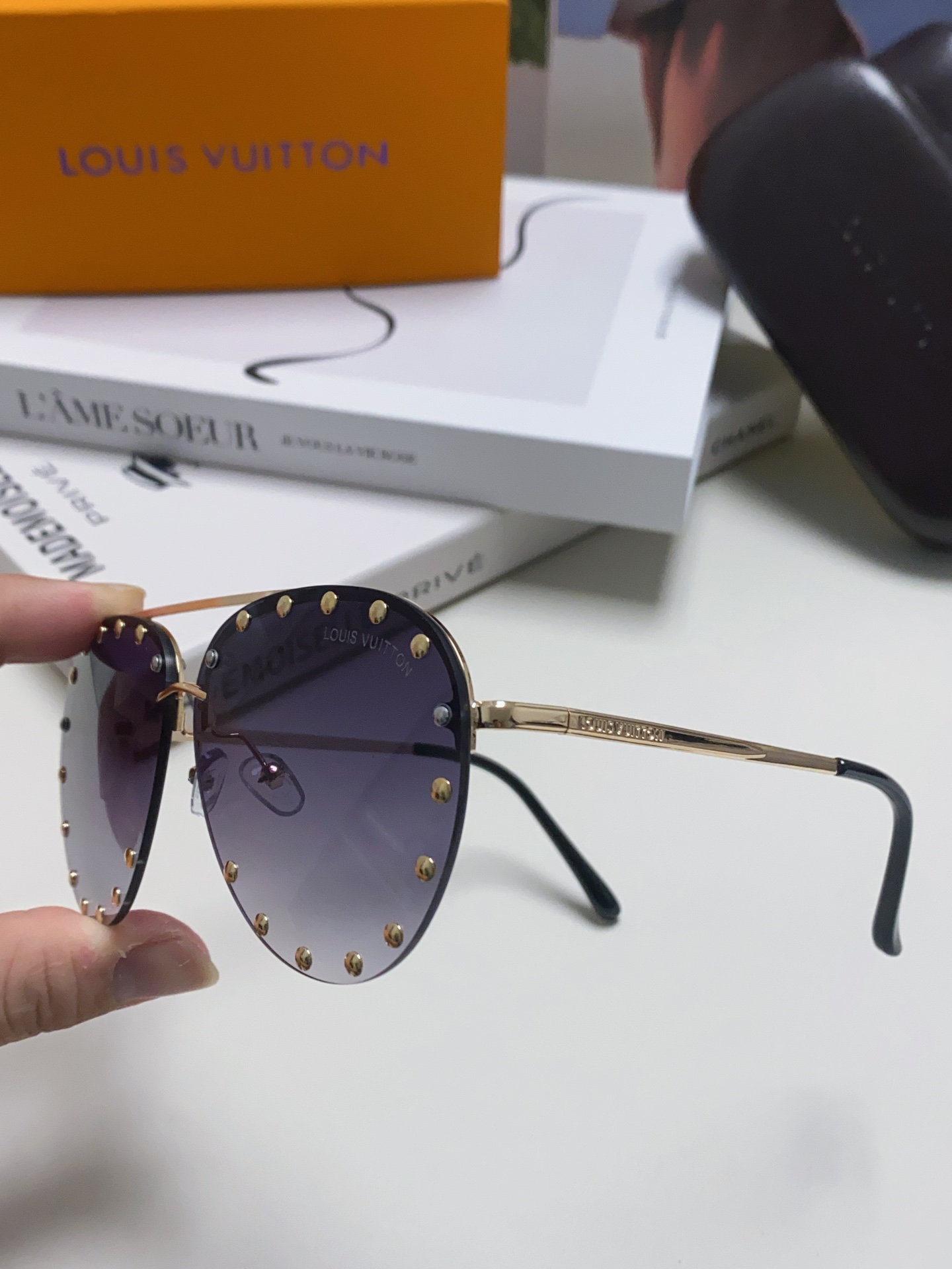 LOUIS VUITTON(ルイヴィトン) サングラス 24706-BRAND OFF