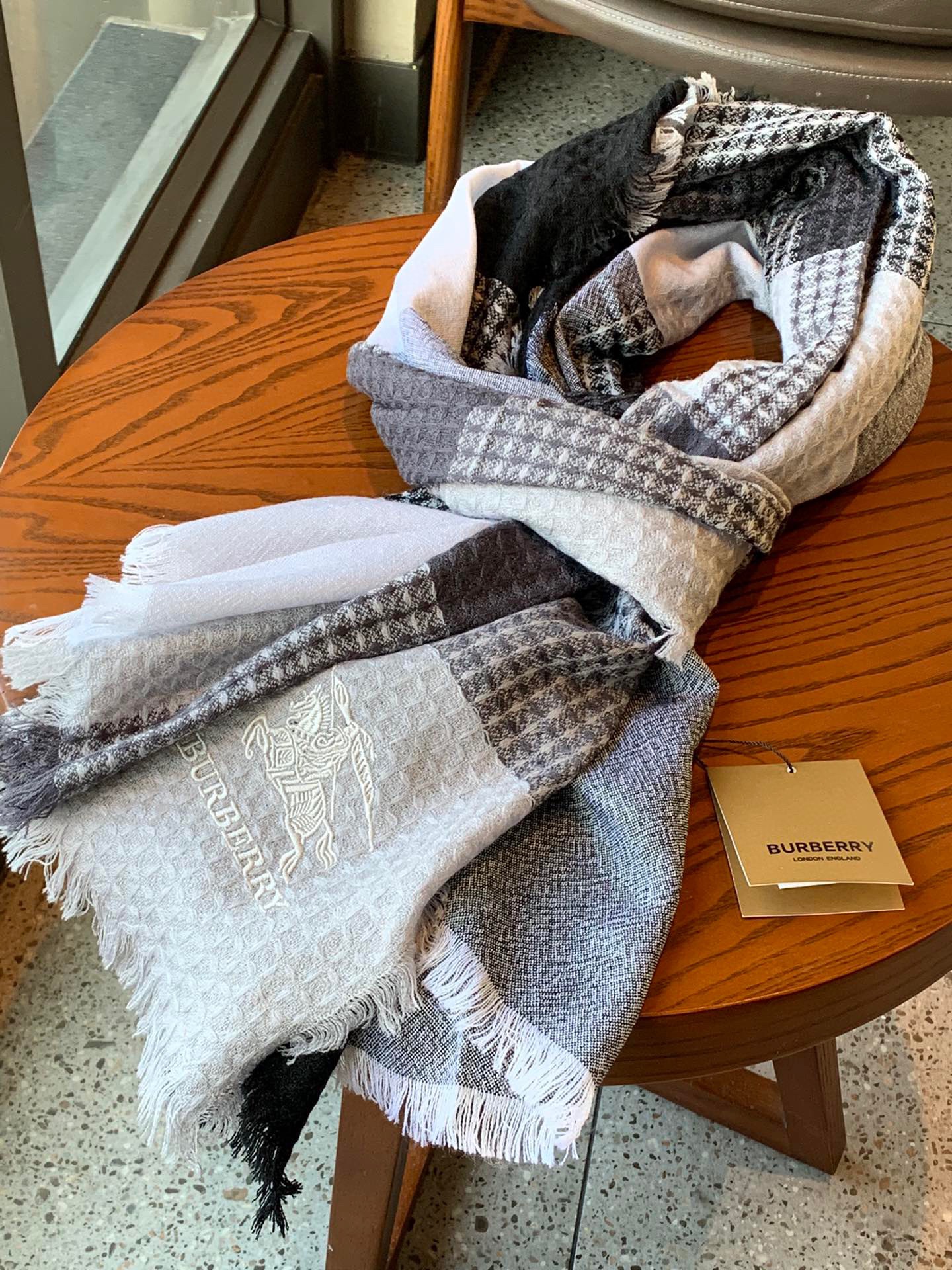 【BURBERRY  バーバリー】スカーフ210*80CM  241108-BRAND OFF