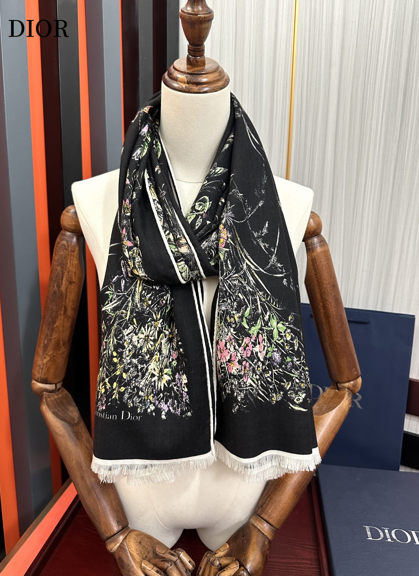 【DIOR  ディオール 】スカーフ 65*185 cm  241108-BRAND OFF