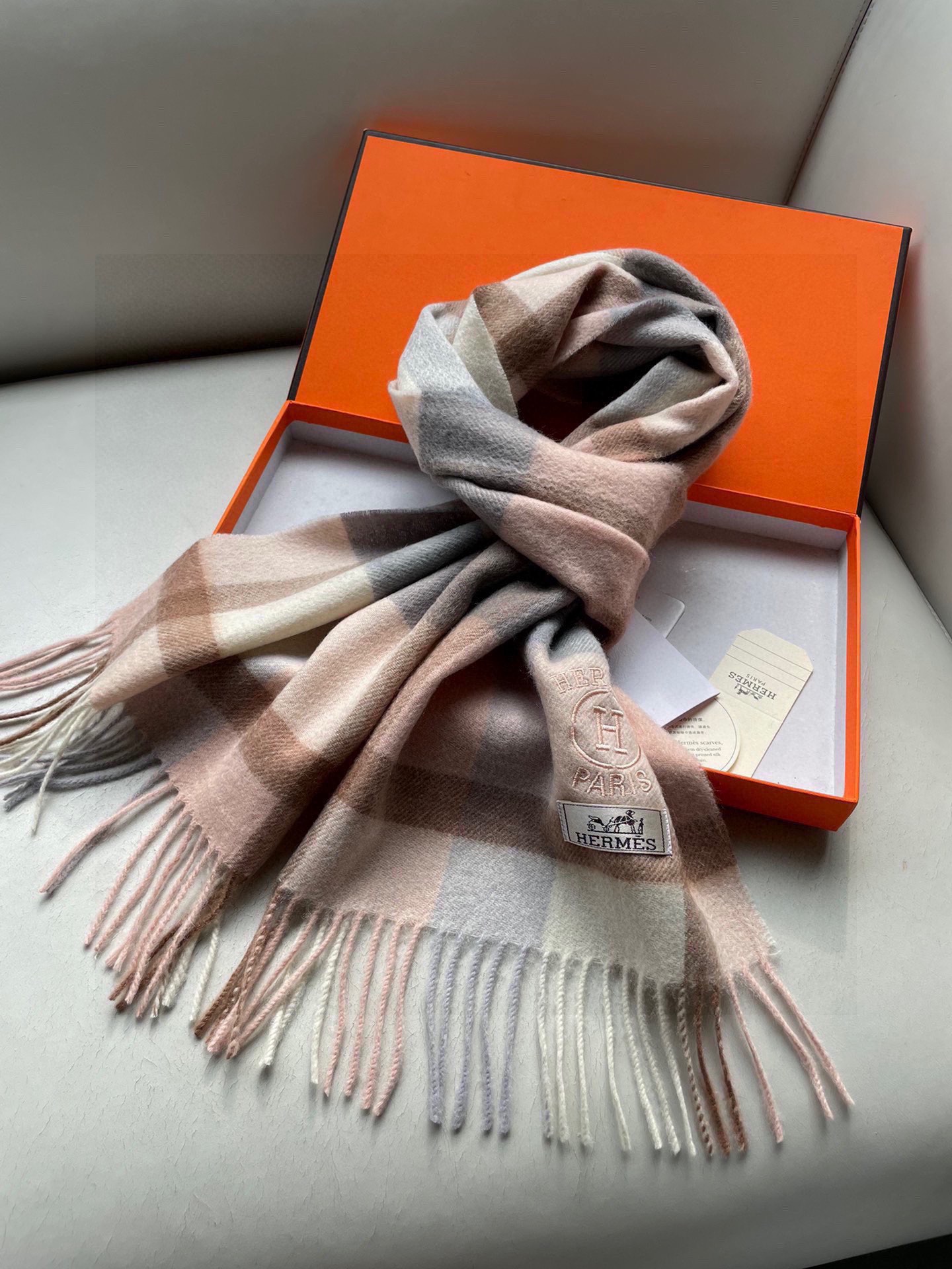 【2026】【HERMES エルメス 】スカーフ   30*180CM  241109-BRAND OFF
