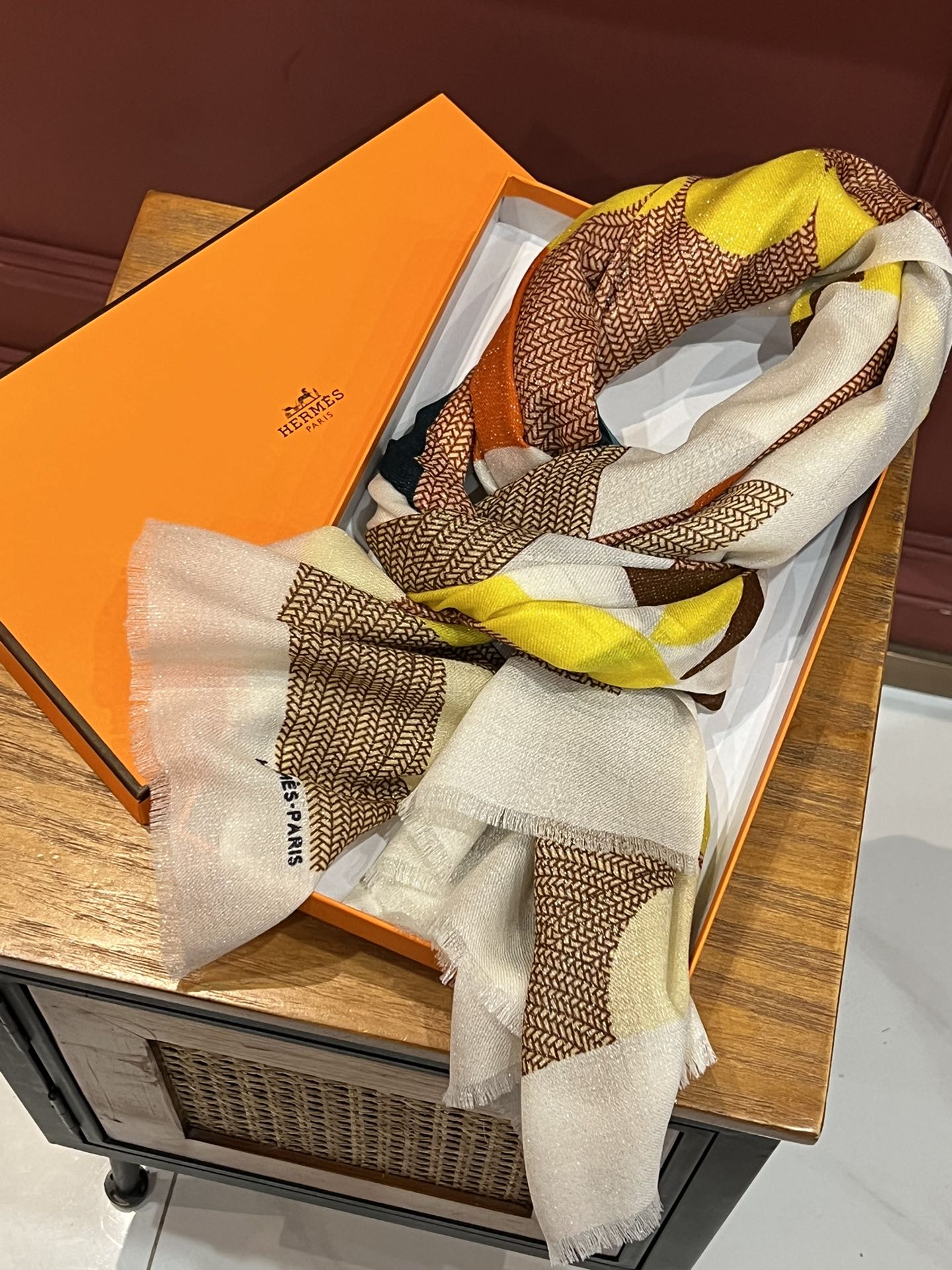 【2026】【HERMES エルメス 】スカーフ   100*200CM  241109-BRAND OFF