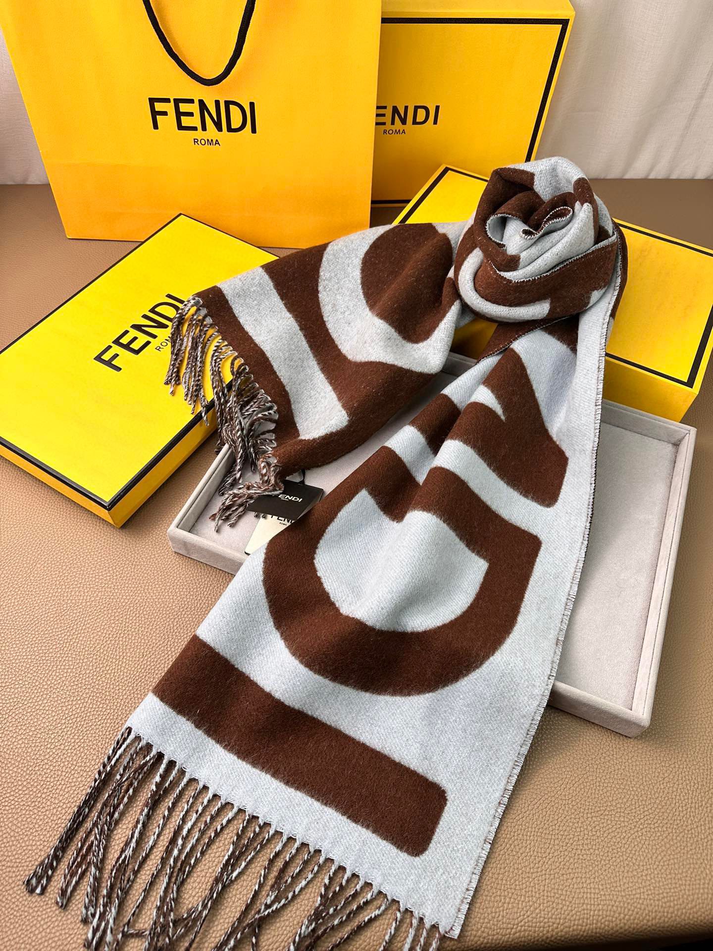 【FENDI  フェンディ】スカーフ30*180CM   241109-BRAND OFF