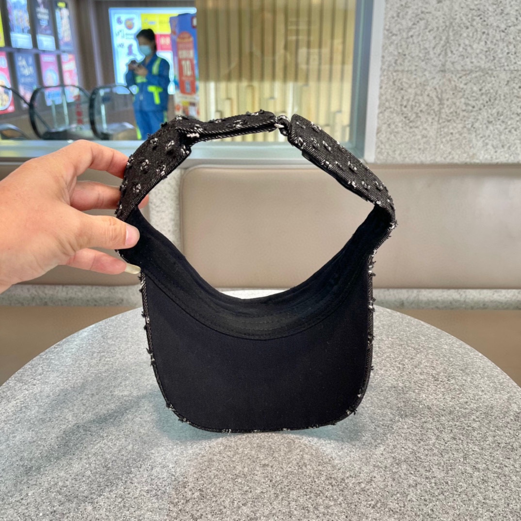 【BURBERRY  バーバリー】【数量限定】空のシルクハット-BRAND OFF