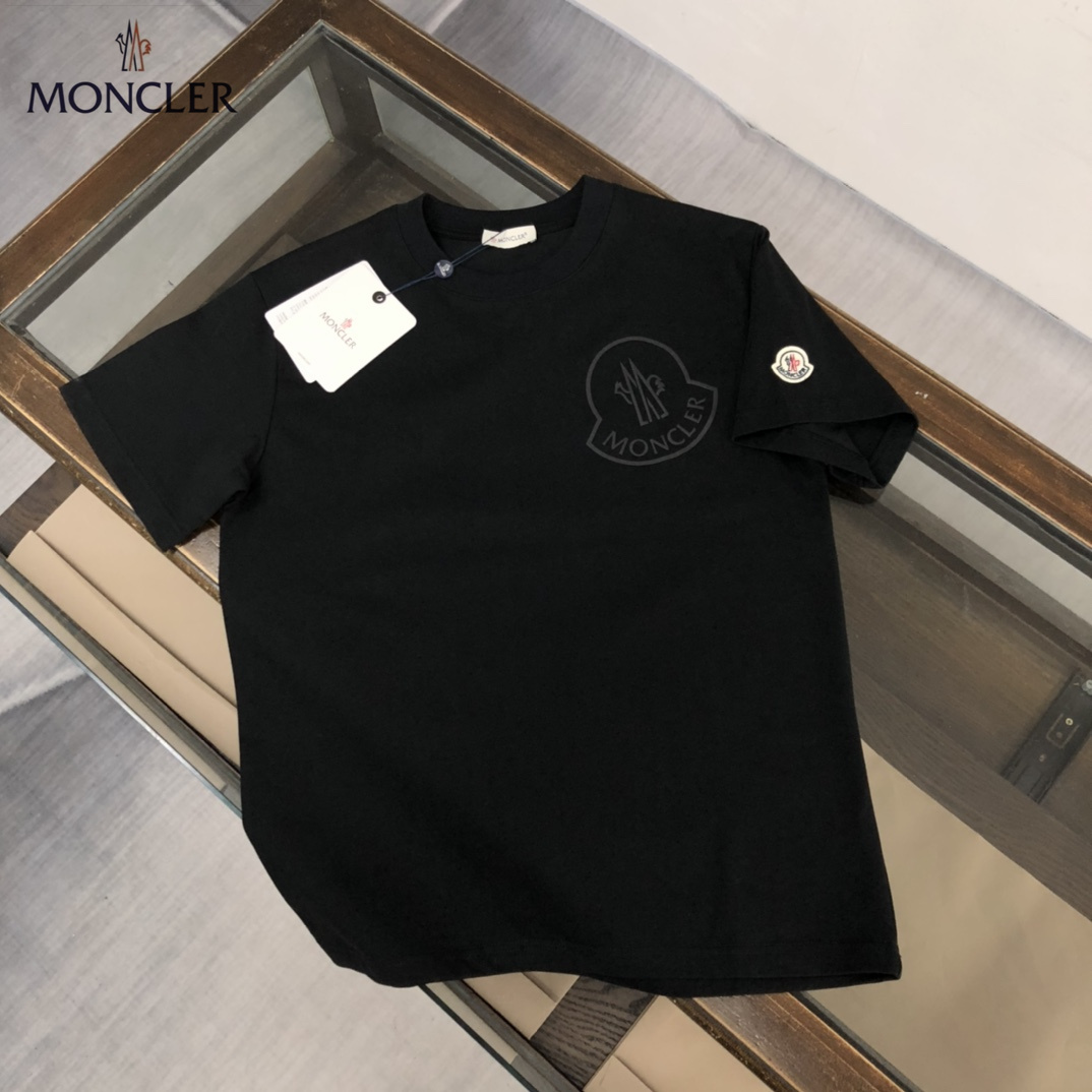 【2026】MONCLER モンクレール　　半袖シャツ　Tシャツ 長く着て変形しにくい　シンプルの風格　ファッション　かっこいい　白　黒　グレー　男女兼用-BRAND OFF
