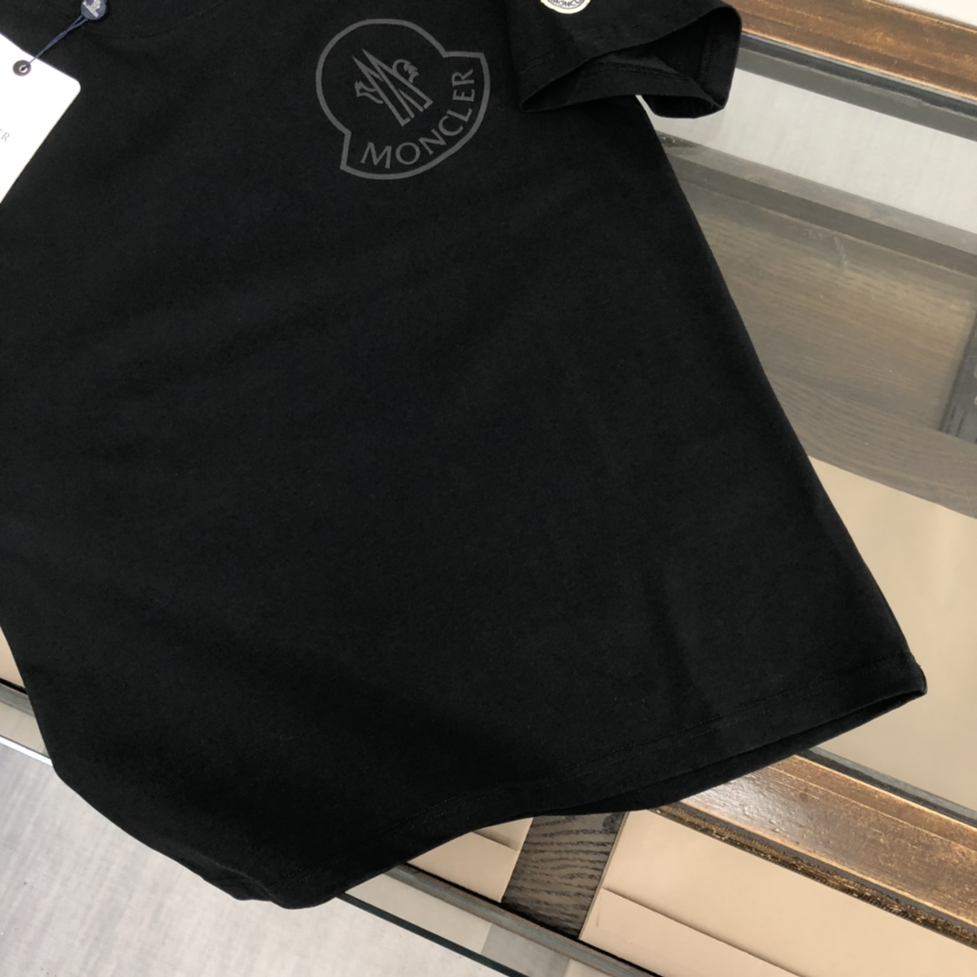 【2026】MONCLER モンクレール　　半袖シャツ　Tシャツ 長く着て変形しにくい　シンプルの風格　ファッション　かっこいい　白　黒　グレー　男女兼用-BRAND OFF