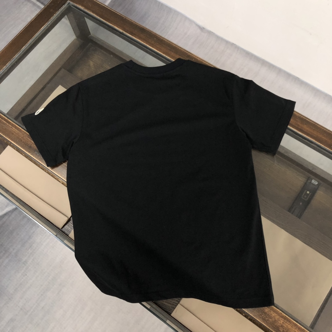 【2026】MONCLER モンクレール　　半袖シャツ　Tシャツ 長く着て変形しにくい　シンプルの風格　ファッション　かっこいい　白　黒　グレー　男女兼用-BRAND OFF