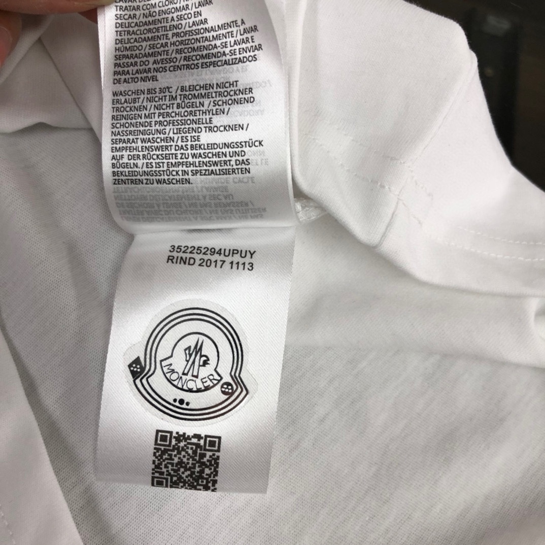 【2026】MONCLER モンクレール　　半袖シャツ　Tシャツ　長く着て変形しにくい　シンプルの風格　ファッション　かっこいい　白　黒　グレー　男女兼用-BRAND OFF