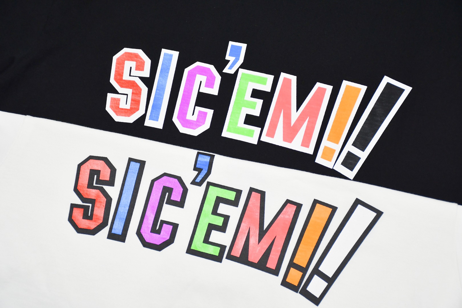 シュプリーム 新作Supreme x WTAPSコラボ21FW Sic'em! Teeカラーレター半袖Tシャツ 人気-BRAND OFF