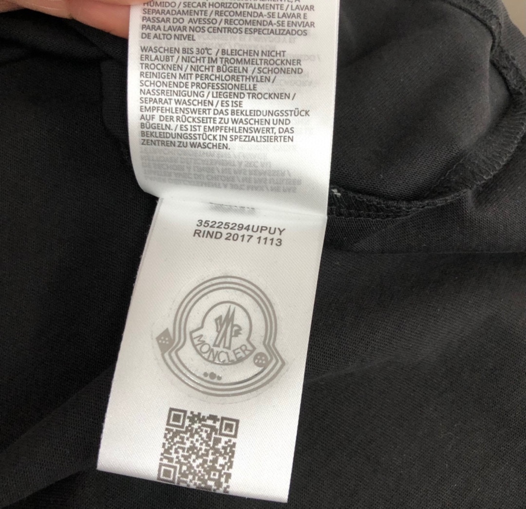 【2026】MONCLER モンクレール　　半袖シャツ　Tシャツ　シンプルの風格　ファッション　かっこいい　白　黒　深いブルー　男女兼用-BRAND OFF