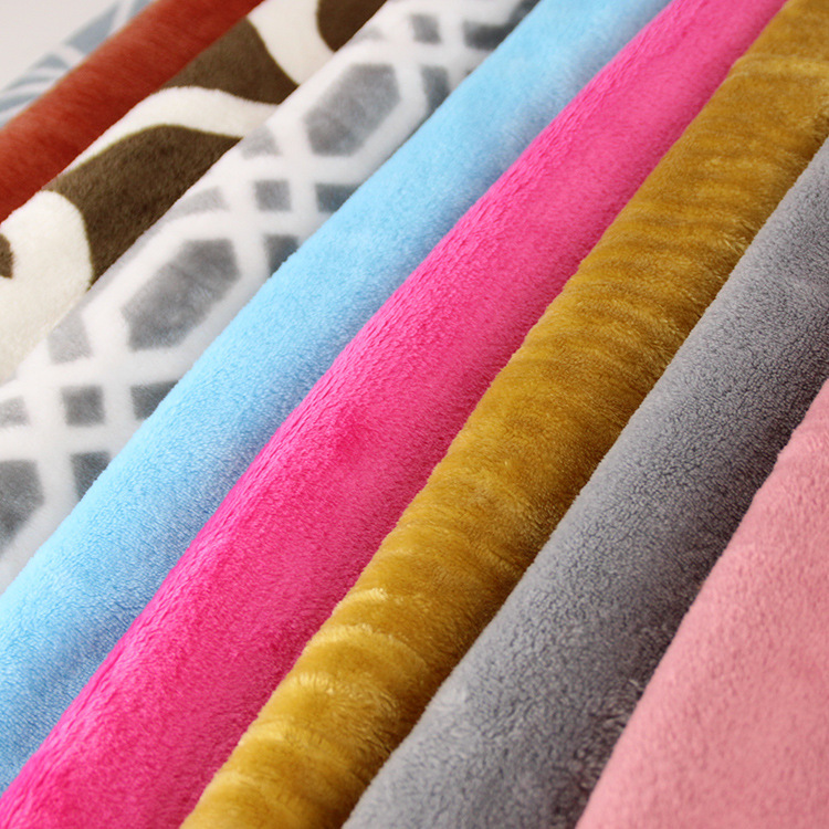 PET MAT – RANDOM COLOR (70 × 57 CM)