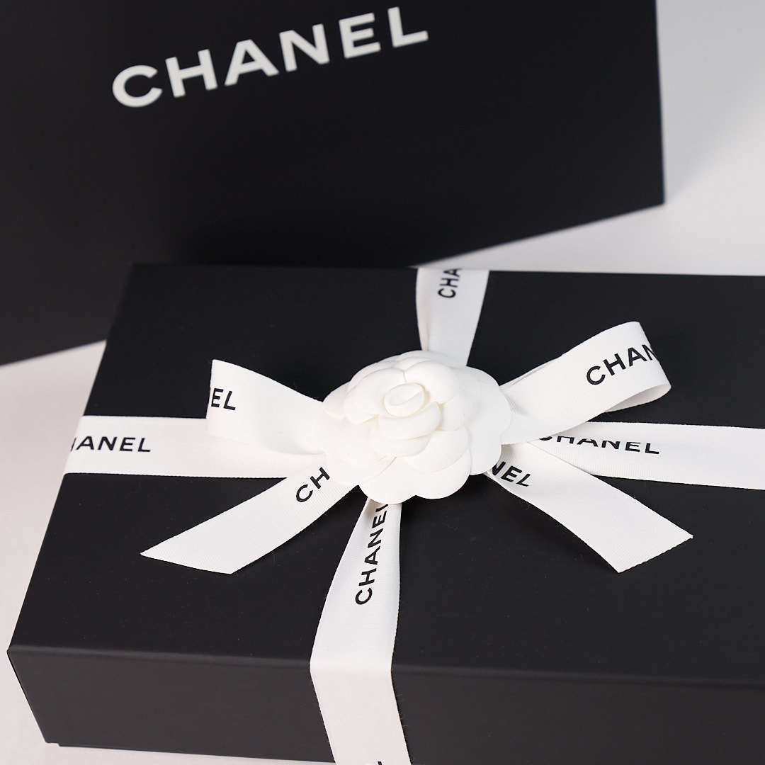 【CHANEL】 チェーンウォレット マトラッセ chain wallet