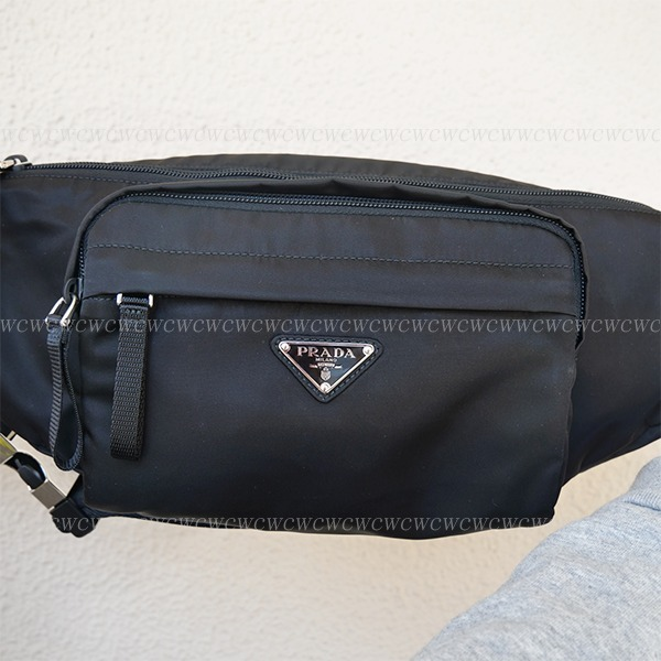 SALE【国内発送】PRADA◆お出かけに便利♪ボディバッグ