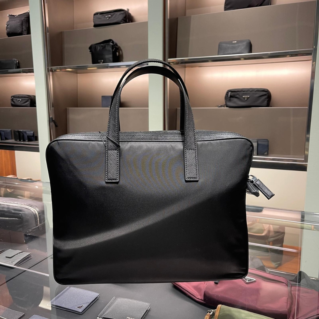 ★PRADA / プラダ★ ブリーフケース 2VE368