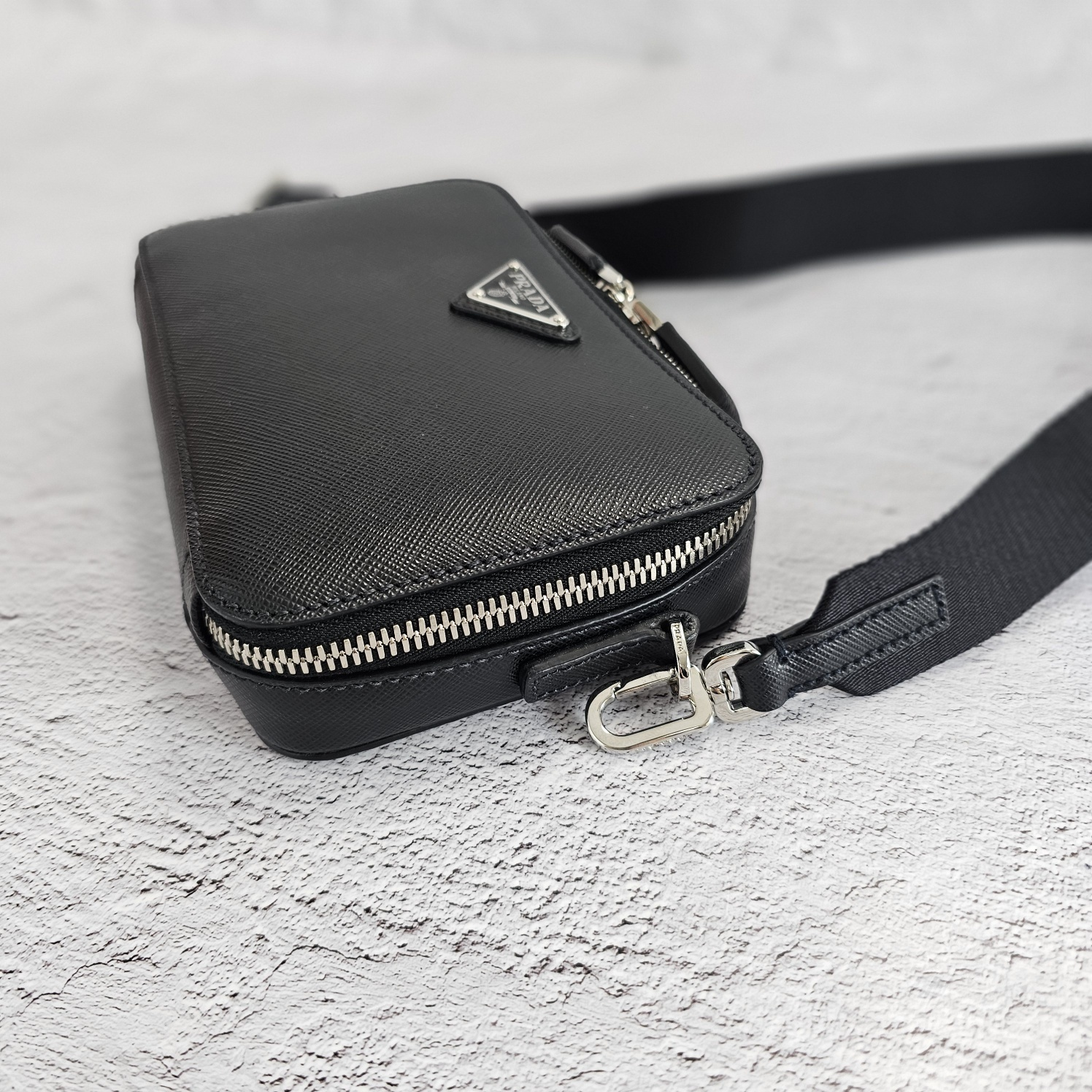 ★送料・関税込★PRADA★ブリック サフィアーノ レザー バッグ★