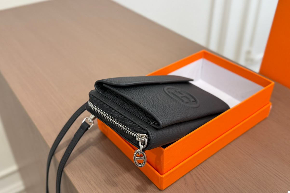 クールな漢を極める逸品♪[HERMES]ヴィドポッシュ ブラック