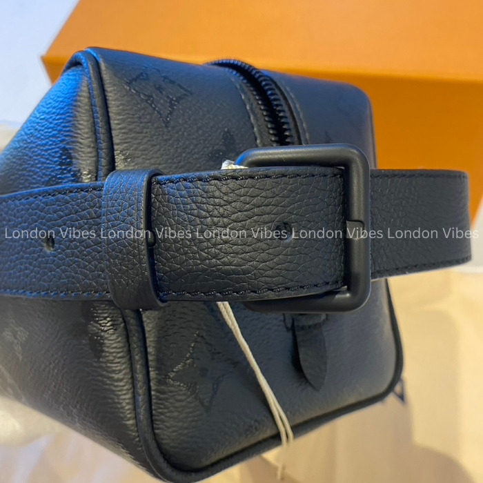 黒モノグラムが格好良い LVロッカードップキット クラッチバッグ
