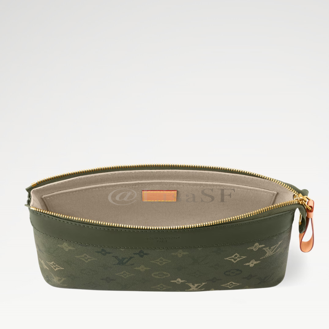 国内未入荷【直営店SALE】LV ポシェット ヴォワヤージュスープル
