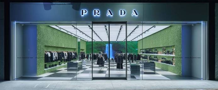 プラダ MIYASHITA PARK | プラダ公式オンラインストア | PRADA - 日本