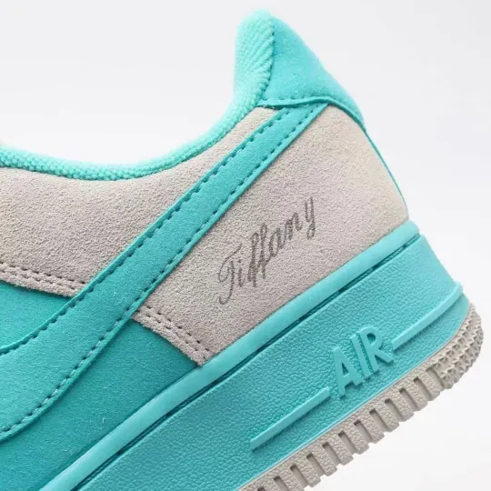 【NIKE X TIFFANY】★日本国内では未発売💓 AIR FORCE 1 LOWが新たなカスタムシューズで再登場★超人気■男女兼用