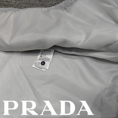 【PRADA】限定数セール！お洒落 RENYLON ボンバー 