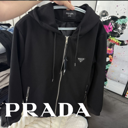 【PRADA】2026 新作 リベット装飾 パーカージャケット フード付き 万能コーデアウター