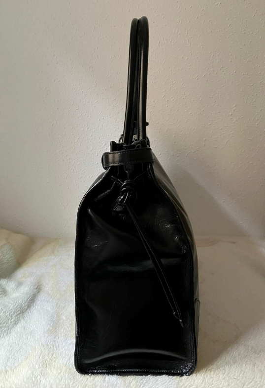 PRADA 「プラダ ボニー」レザーショッピングバッグ
