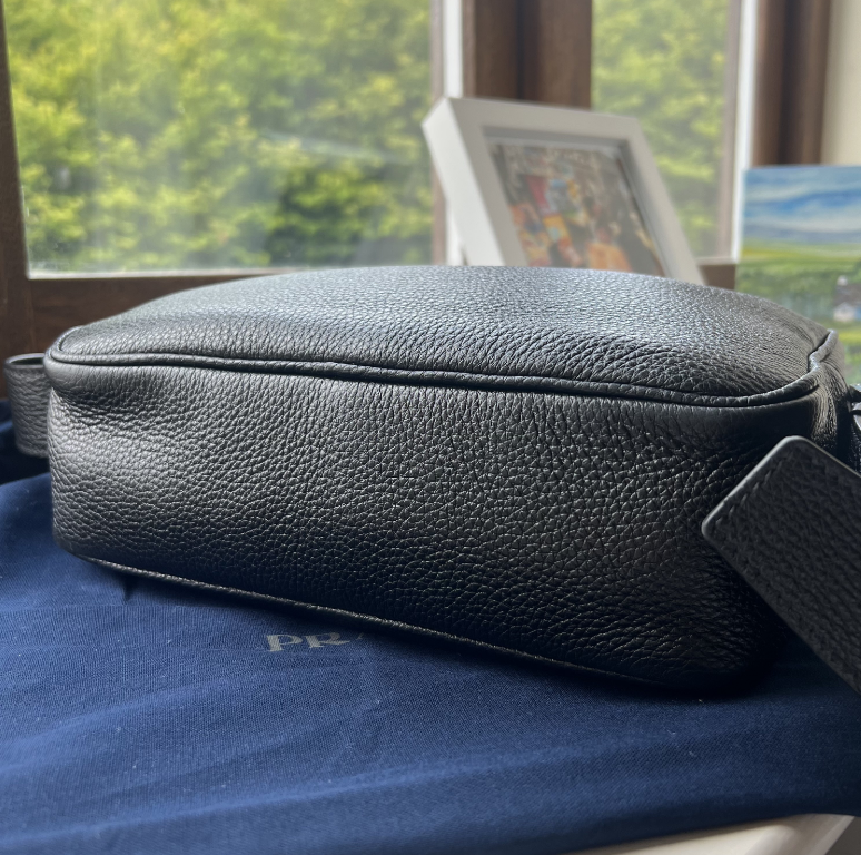 【PRADA】先着セール 2VH189 VITELLO レザー ショルダーバッグ