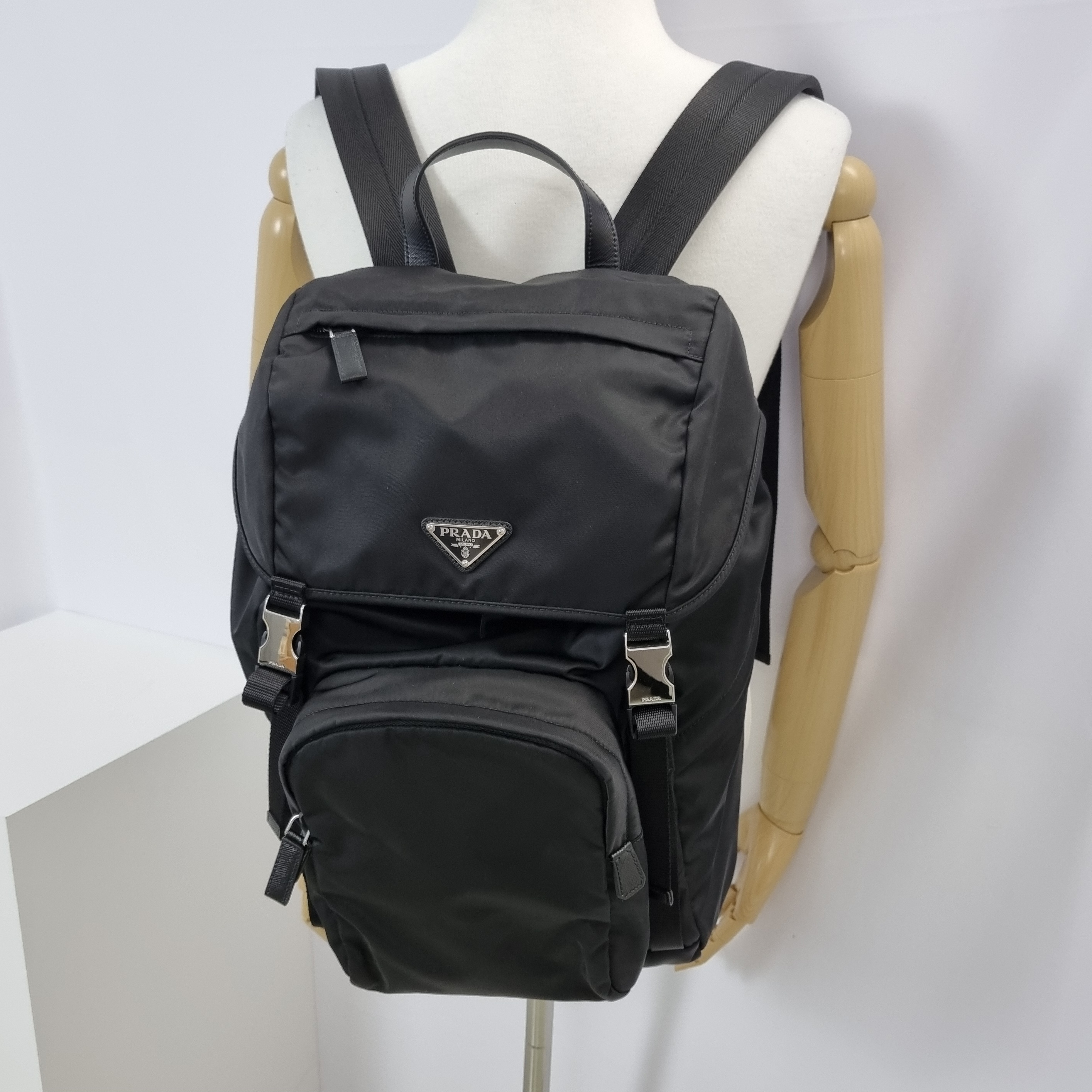 ★韓国の人気★【PRADA】★Re Nylon バックパッ.ク★正規品★