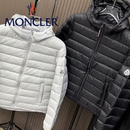 ♪直営店♪  MONCLER【モンクレール】 ダウンジャケット メンズ
