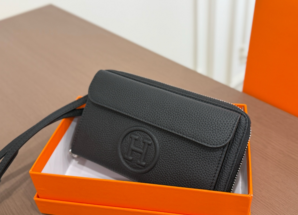 クールな漢を極める逸品♪[HERMES]ヴィドポッシュ ブラック