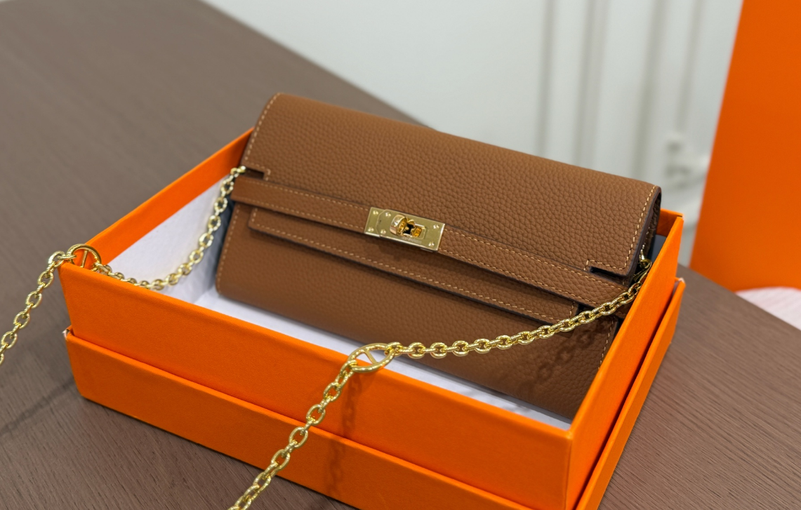  【新品同様 /Noir × Gold金具】HERMES ケリートゥーゴー