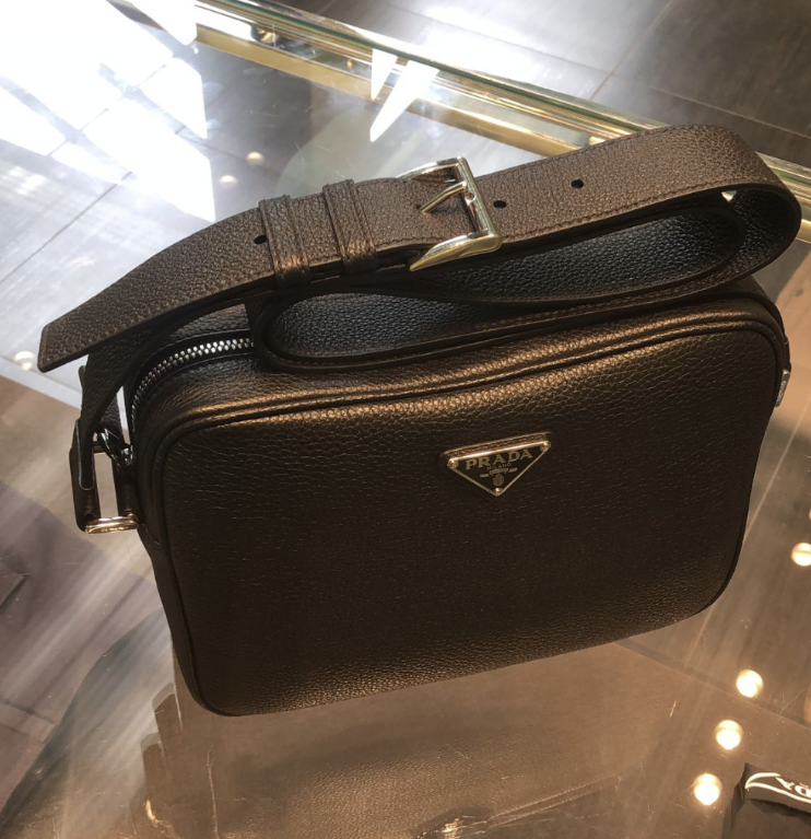 【PRADA】先着セール 2VH189 VITELLO レザー ショルダーバッグ