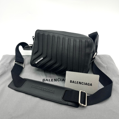 国内即発★BALENCIAGA CAR カメラバッグ BLACK