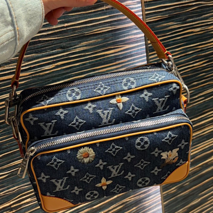どんな装いにも馴染む【Louis Vuitton】ナイル