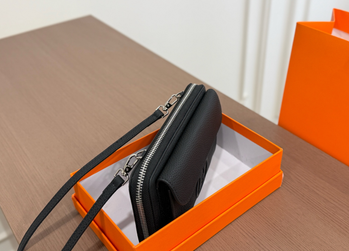 クールな漢を極める逸品♪[HERMES]ヴィドポッシュ ブラック