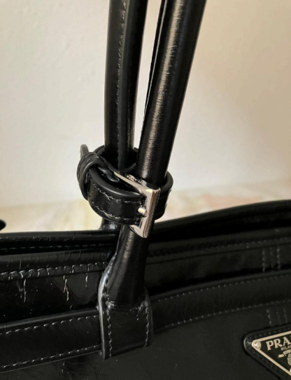 PRADA 「プラダ ボニー」レザーショッピングバッグ