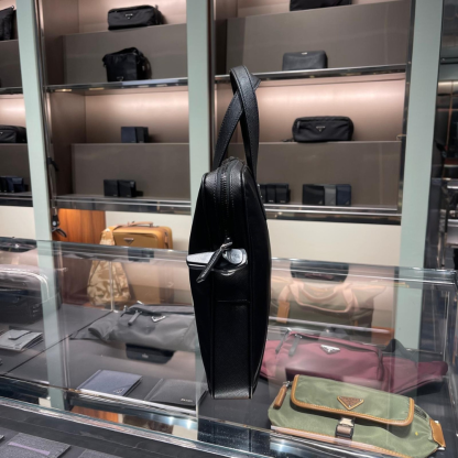 ★PRADA / プラダ★ ブリーフケース 2VE368