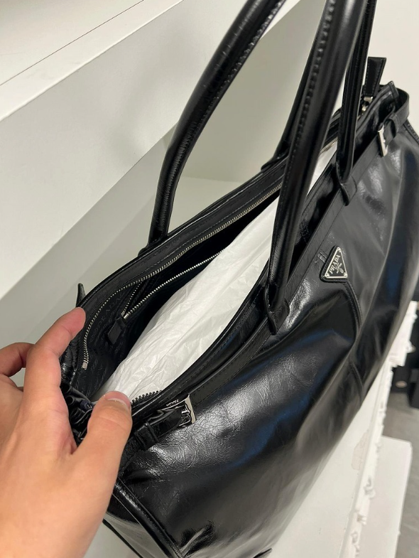 PRADA 「プラダ ボニー」レザーショッピングバッグ