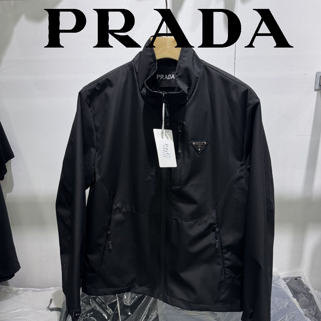 【PRADA】現地セール価格！三角ロゴナイロンパーカー ウィンドブレーカー