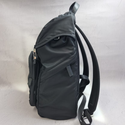 ★韓国の人気★【PRADA】★Re Nylon バックパッ.ク★正規品★