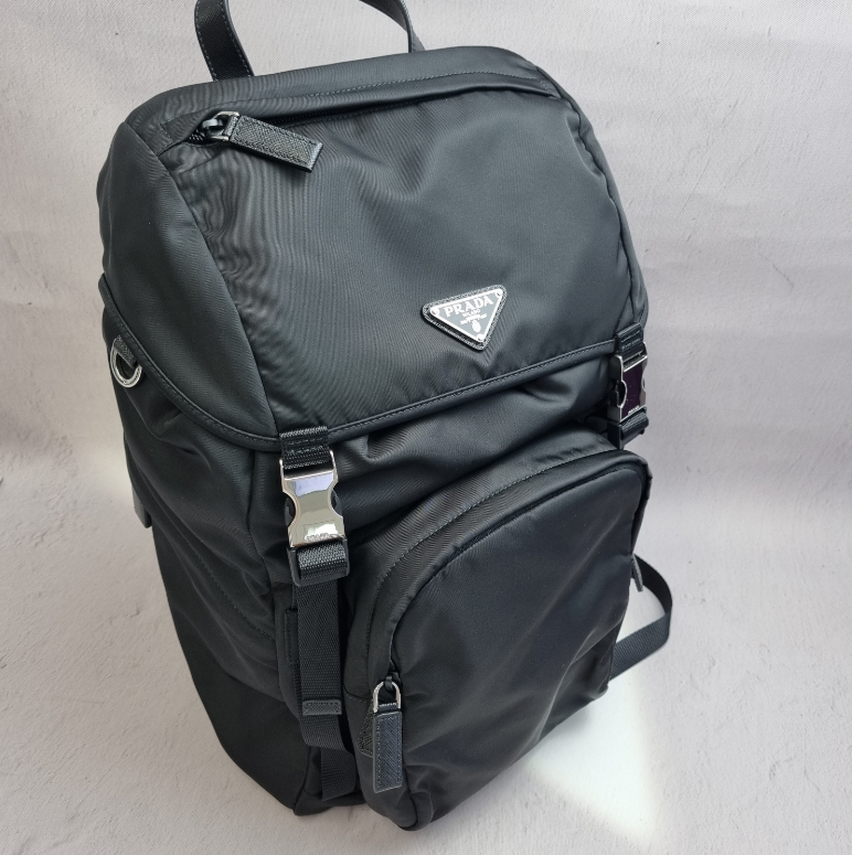 ★韓国の人気★【PRADA】★Re Nylon バックパッ.ク★正規品★