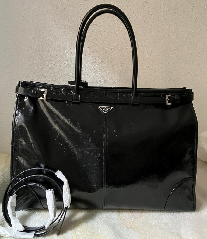 PRADA 「プラダ ボニー」レザーショッピングバッグ