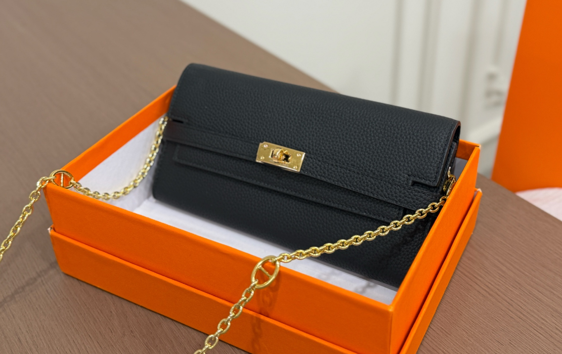  【新品同様 /Noir × Gold金具】HERMES ケリートゥーゴー