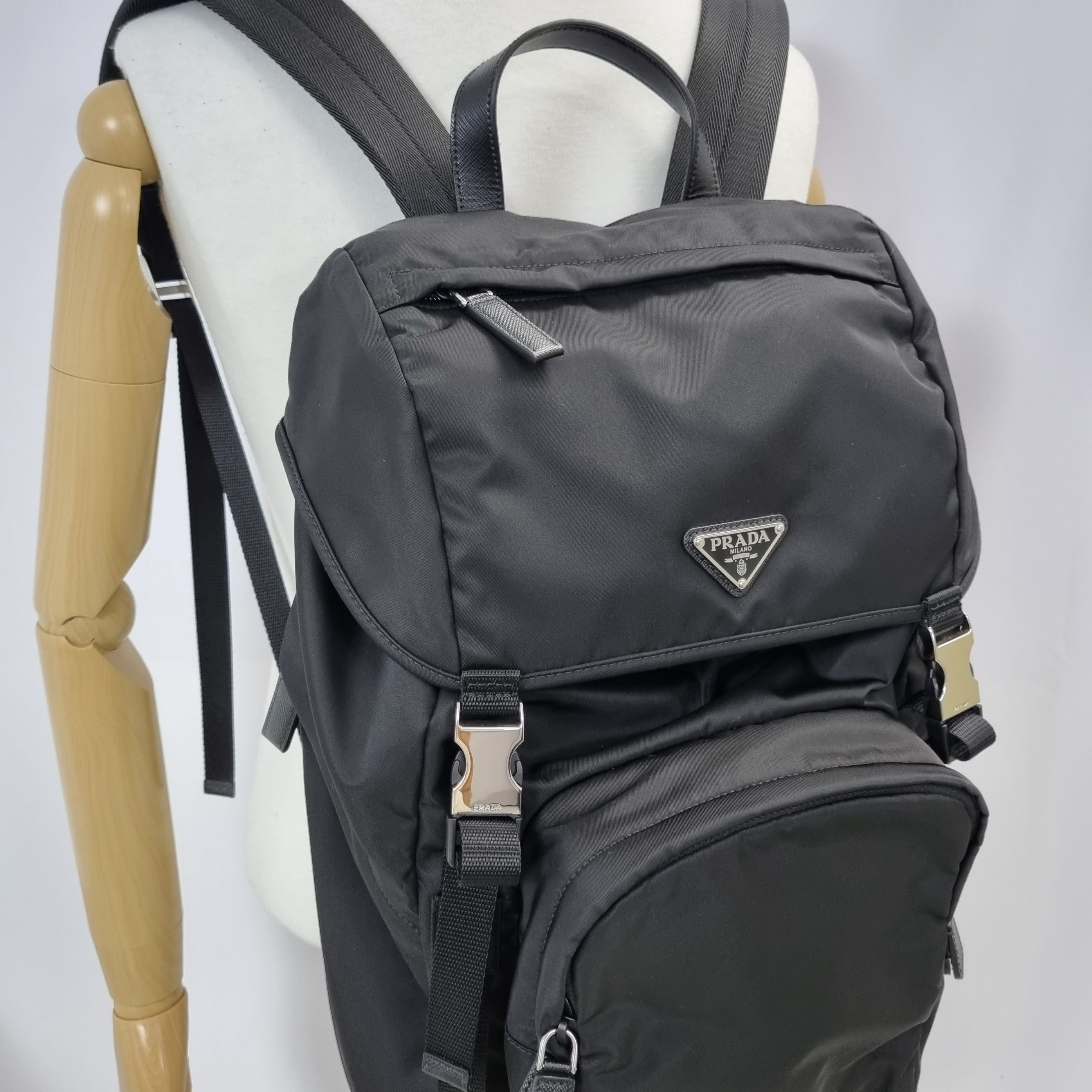 ★韓国の人気★【PRADA】★Re Nylon バックパッ.ク★正規品★