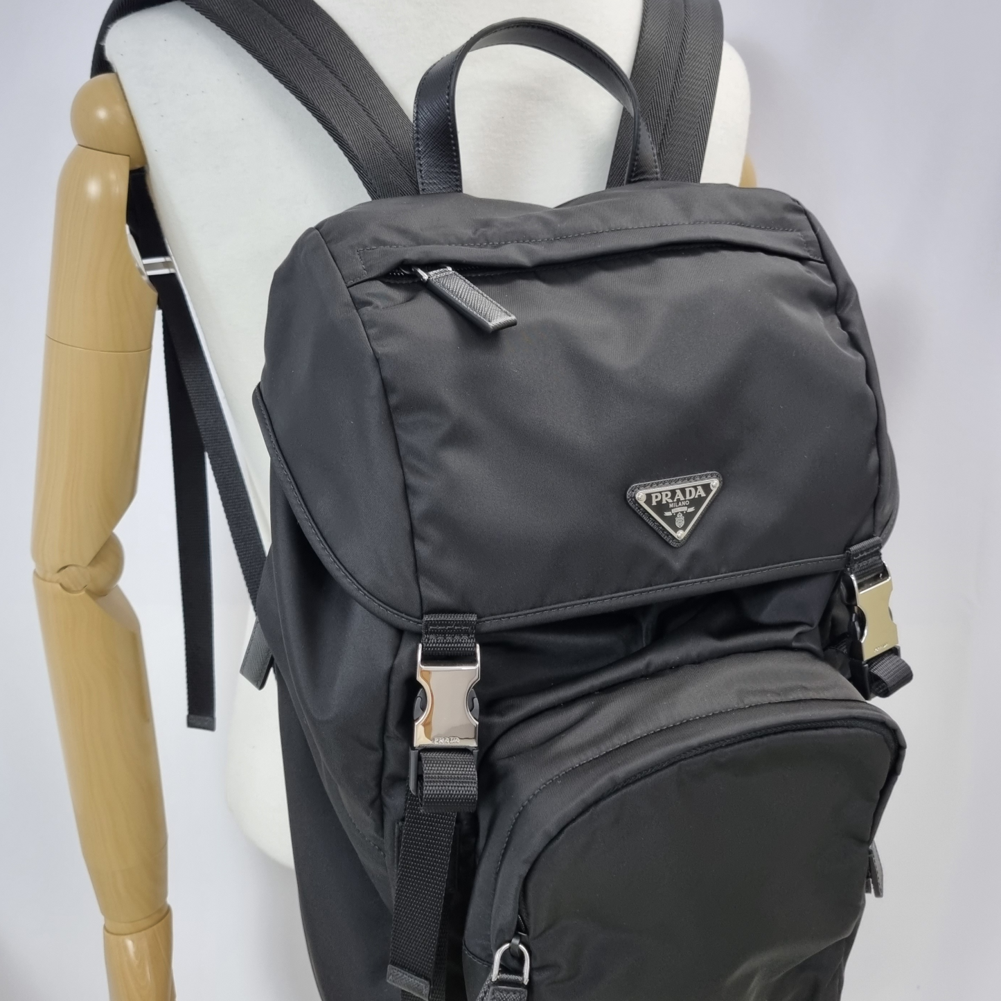 ★韓国の人気★【PRADA】★Re Nylon バックパッ.ク★正規品★