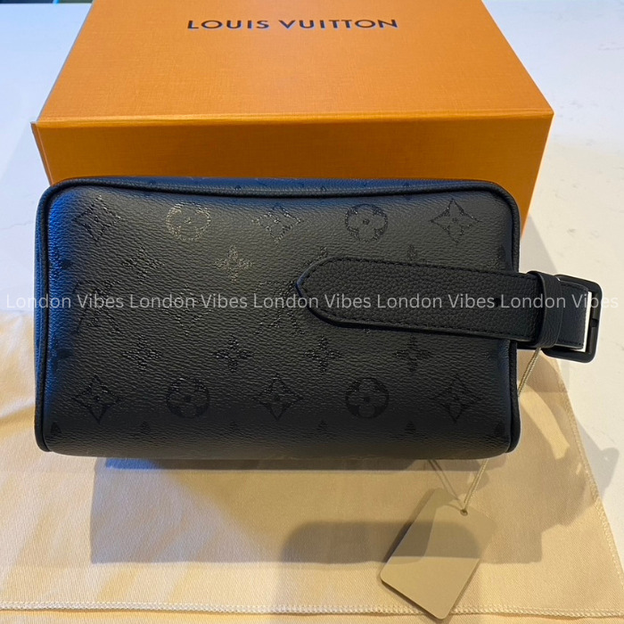 黒モノグラムが格好良い LVロッカードップキット クラッチバッグ