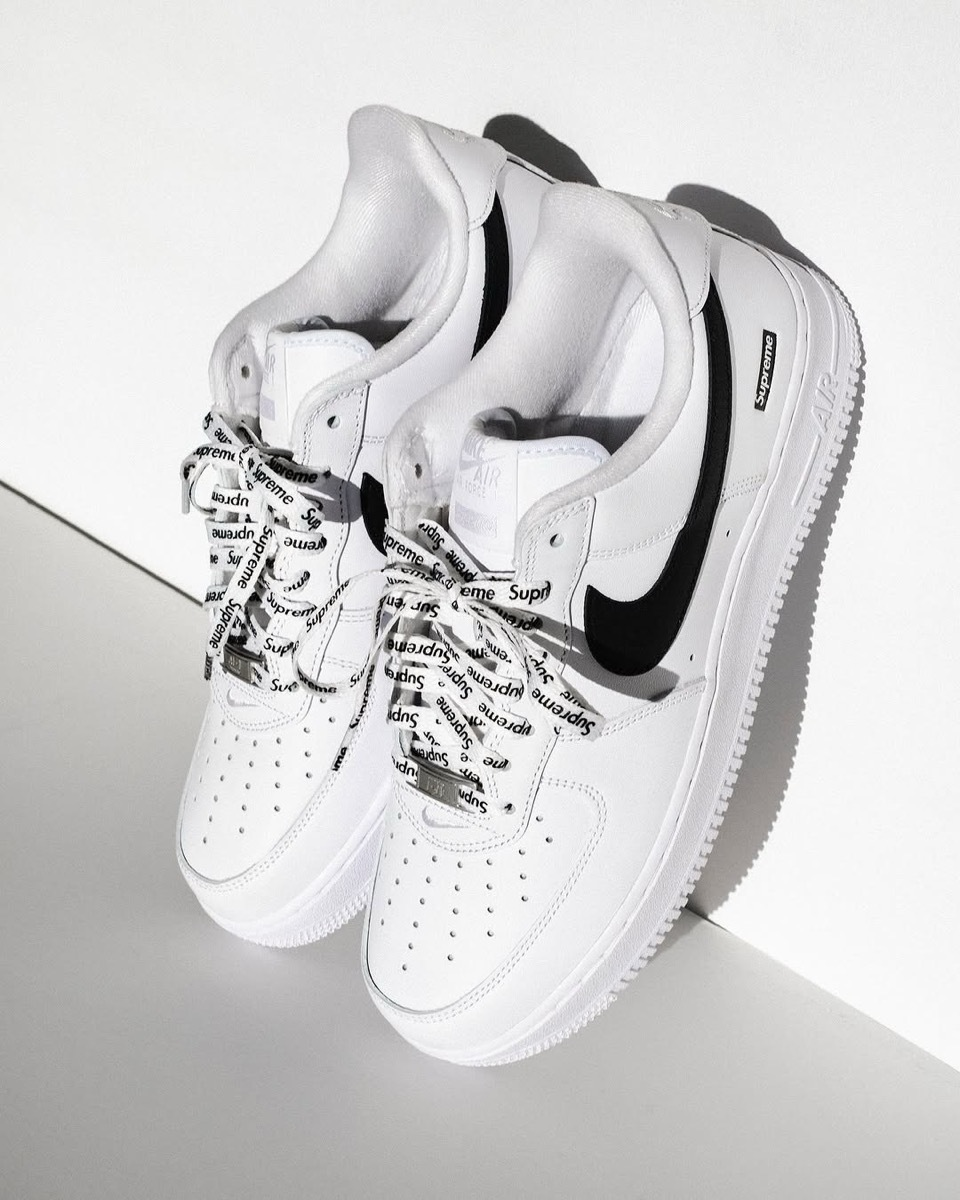 [SUPREME] NIKE AIR FORCE 1 LOW (送料関税込み)