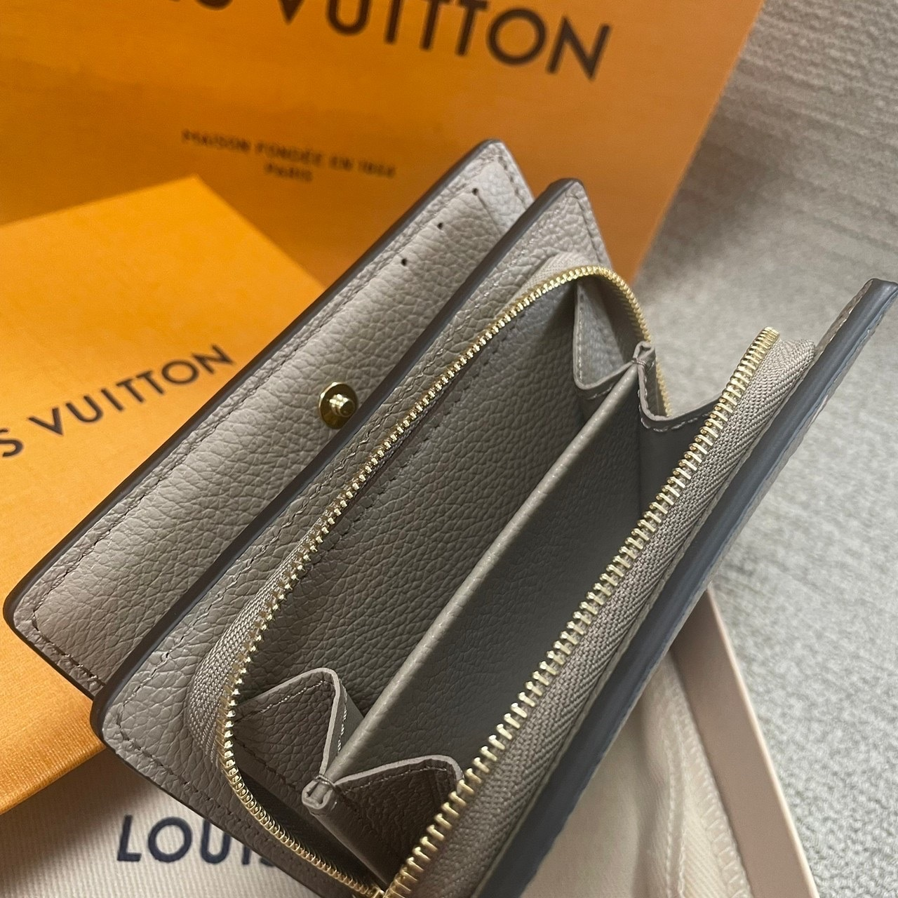国内発送【Louis Vuitton】クレア
