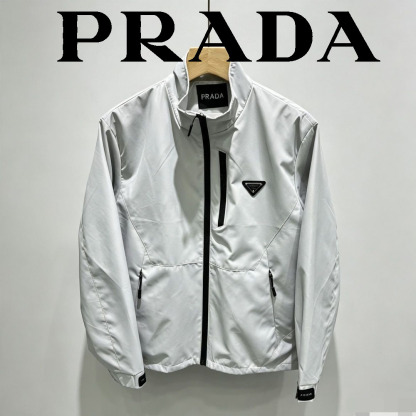 【PRADA】現地セール価格！三角ロゴナイロンパーカー ウィンドブレーカー